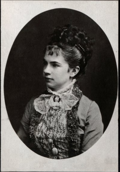 Porträt von Erzherzogin Gisela von Österreich (1856-1932) von French Photographer